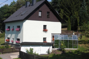 Gemütliche Ferienwohnung in Stollberg im Erzgebirge mit kleiner Terrasse